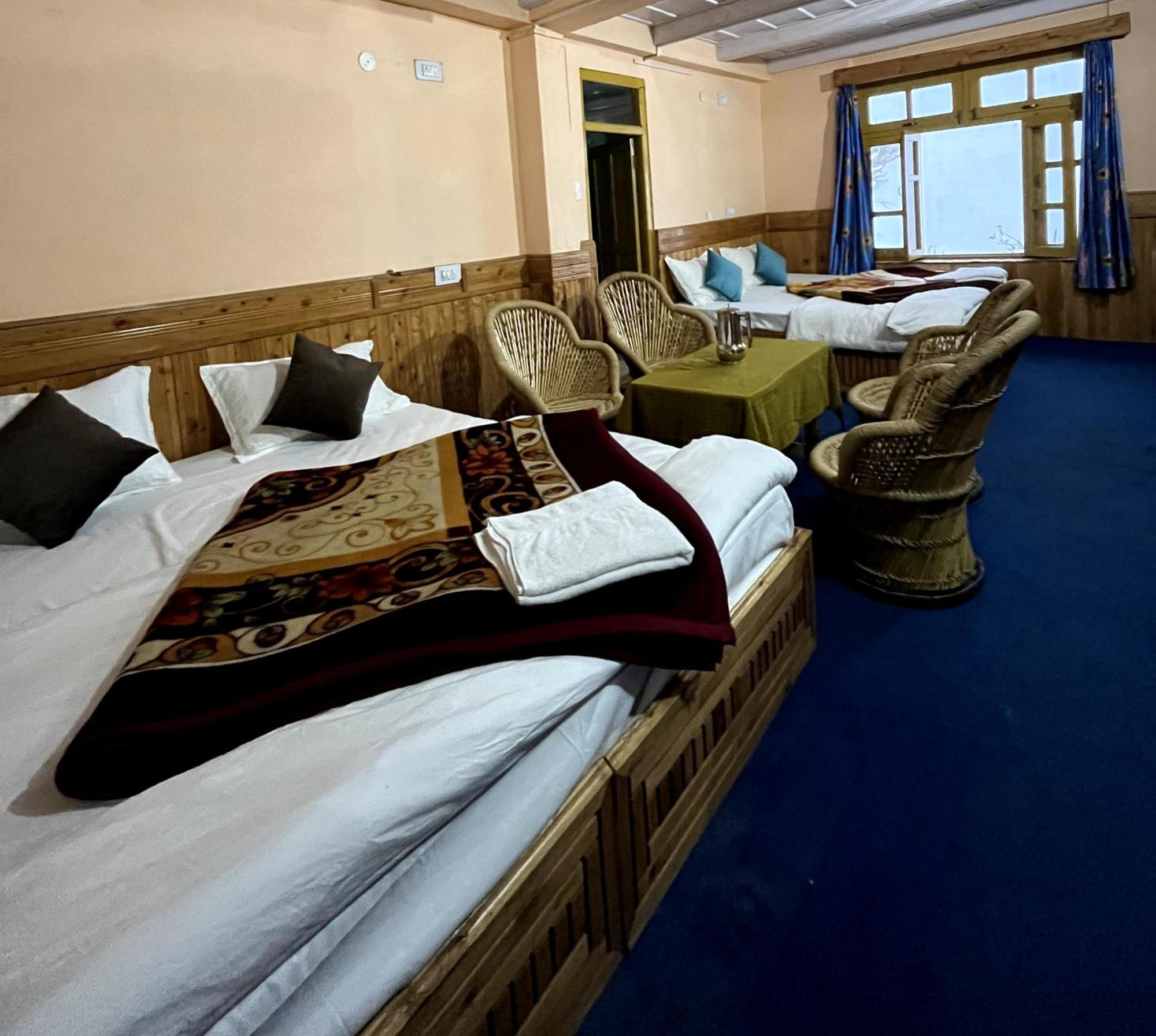 Sojhaholidayinn Shoja Extérieur photo
